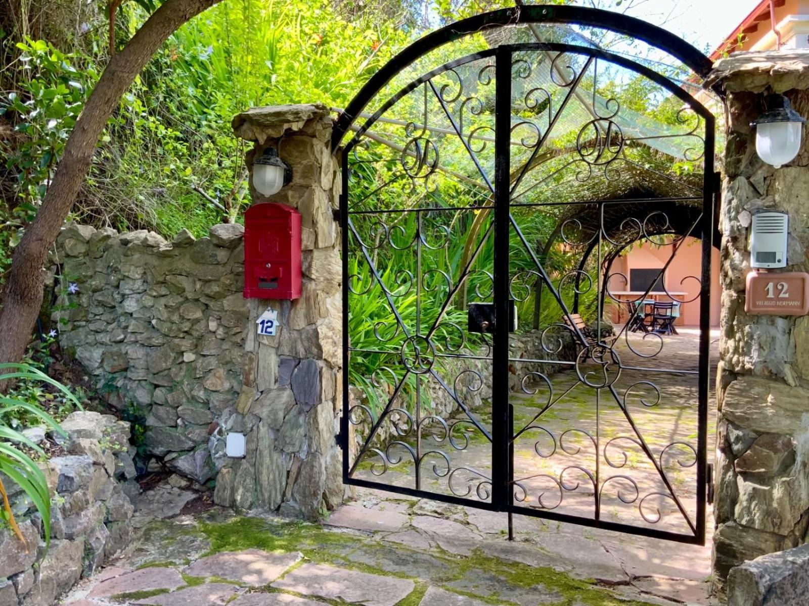 Aragoniteazzurra Casa Vacanza Gonnesa Exterior photo